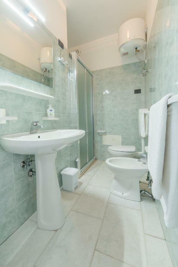 Spiaggia Bianca Apartments Торре-Вадо Екстер'єр фото